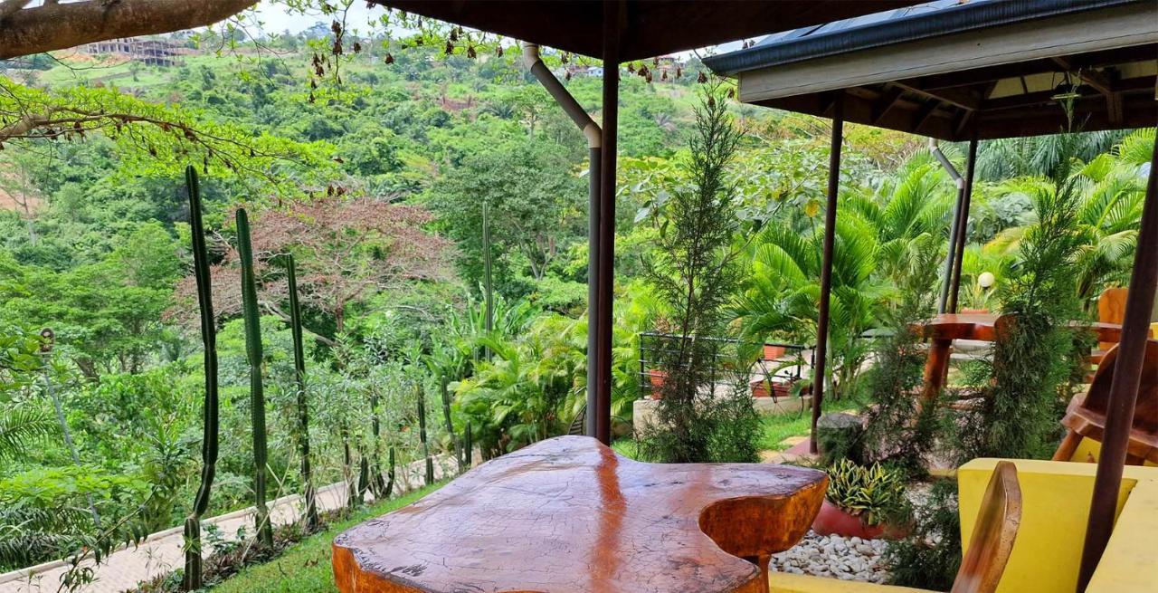 Cactus Creek Hotel Aburi Exterior photo