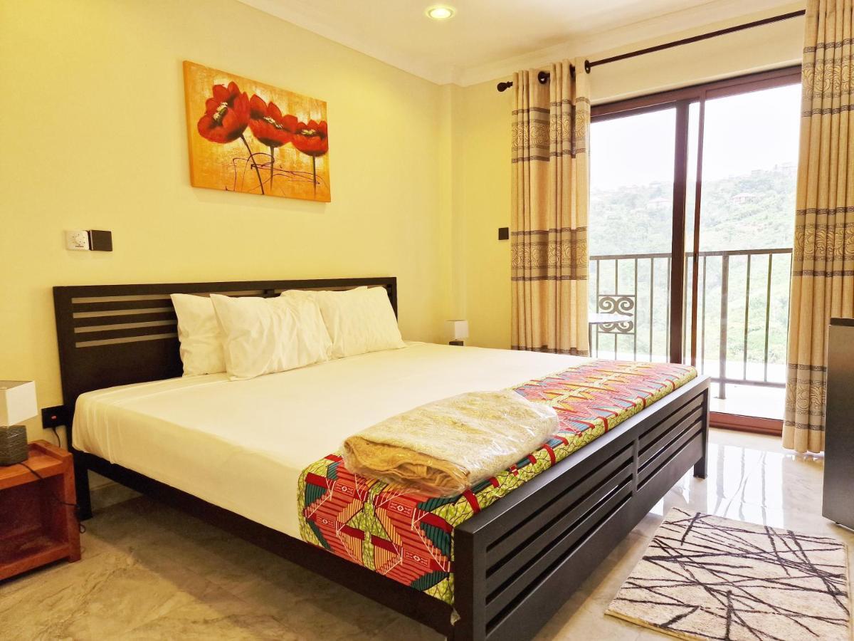 Cactus Creek Hotel Aburi Exterior photo