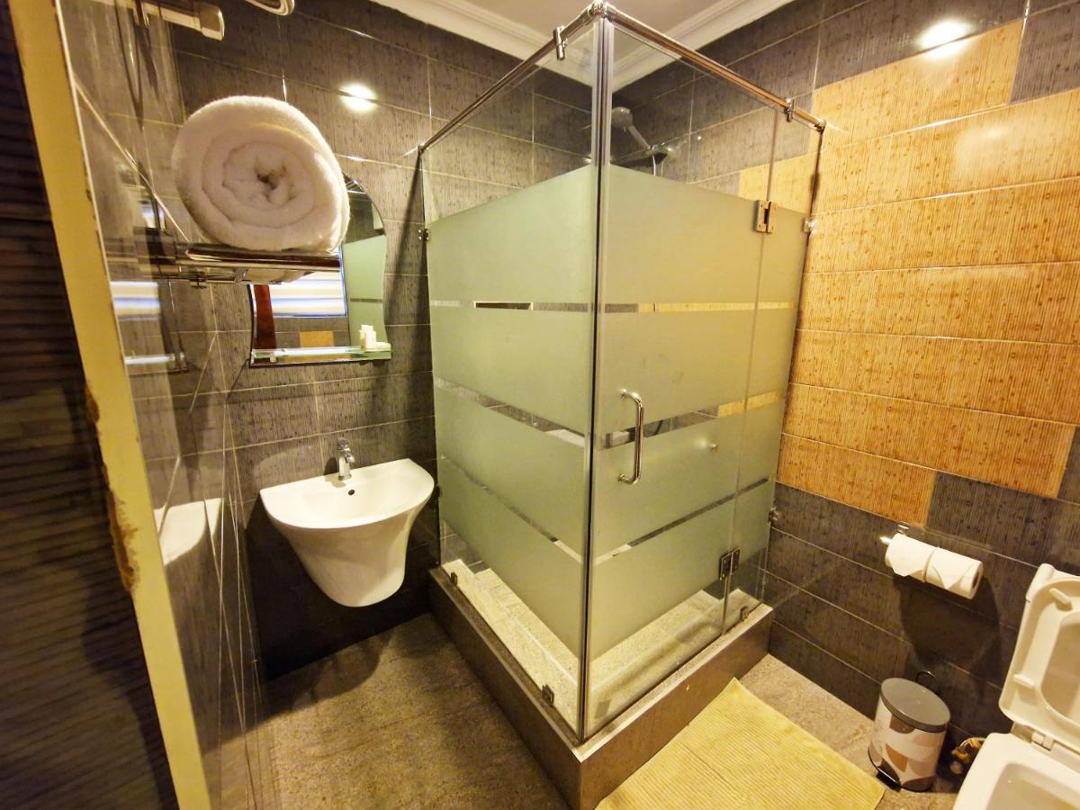 Cactus Creek Hotel Aburi Exterior photo