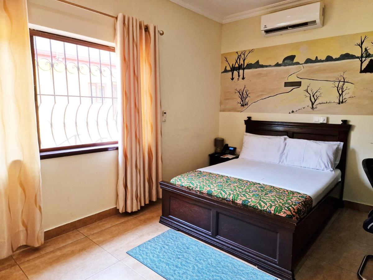 Cactus Creek Hotel Aburi Exterior photo