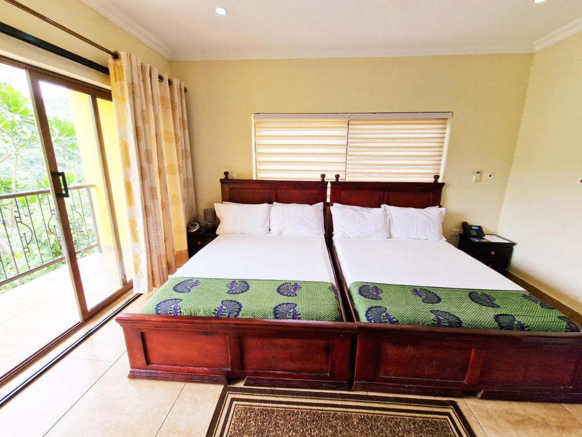 Cactus Creek Hotel Aburi Exterior photo